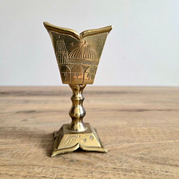 Vintage solid brass candleholder with etched design. Saudi Arabia. - Picture 2 of 9
